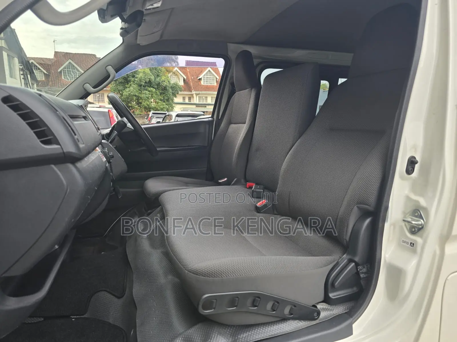 Toyota HiAce 2019 White