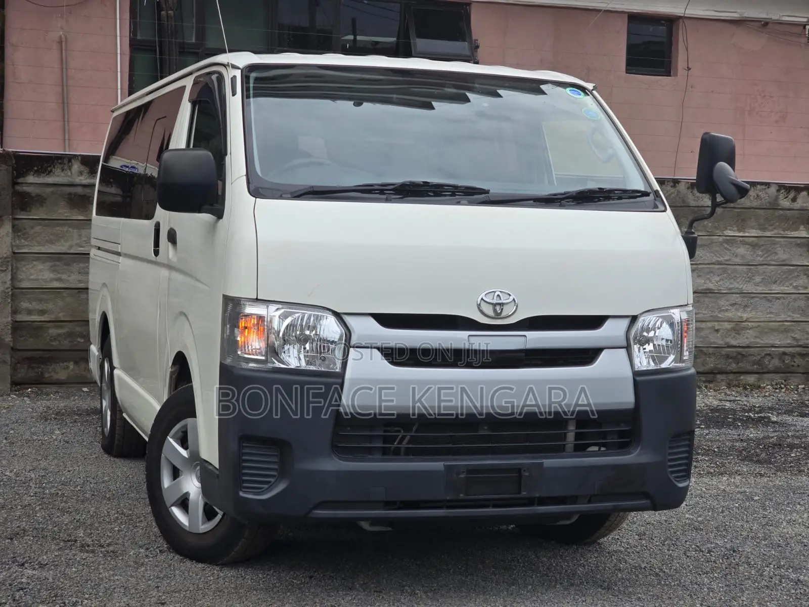 Toyota HiAce 2019 White