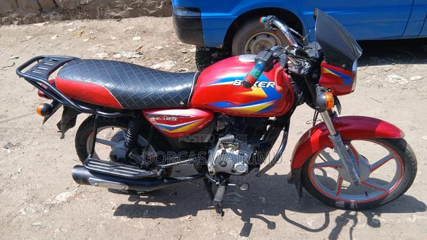 Bajaj Boxer 125 2023 Red - thumbnail 4