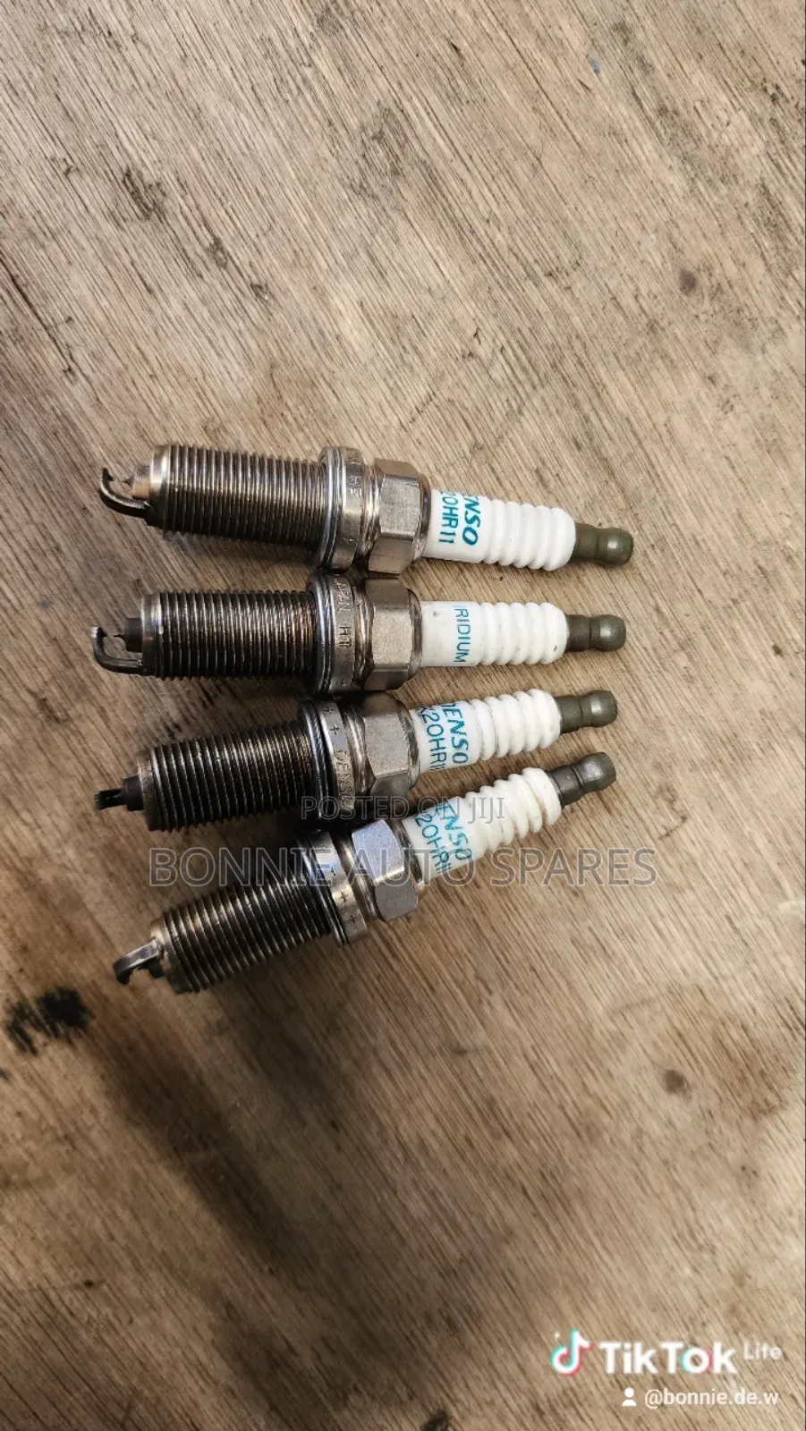 Engine Sparks Plugs