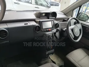 Toyota Porte 2019 White