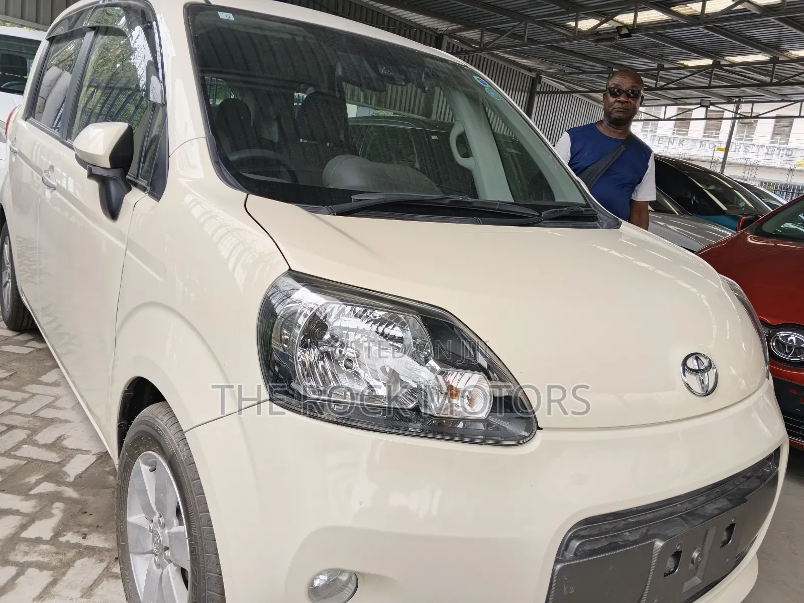 Toyota Porte 2019 White
