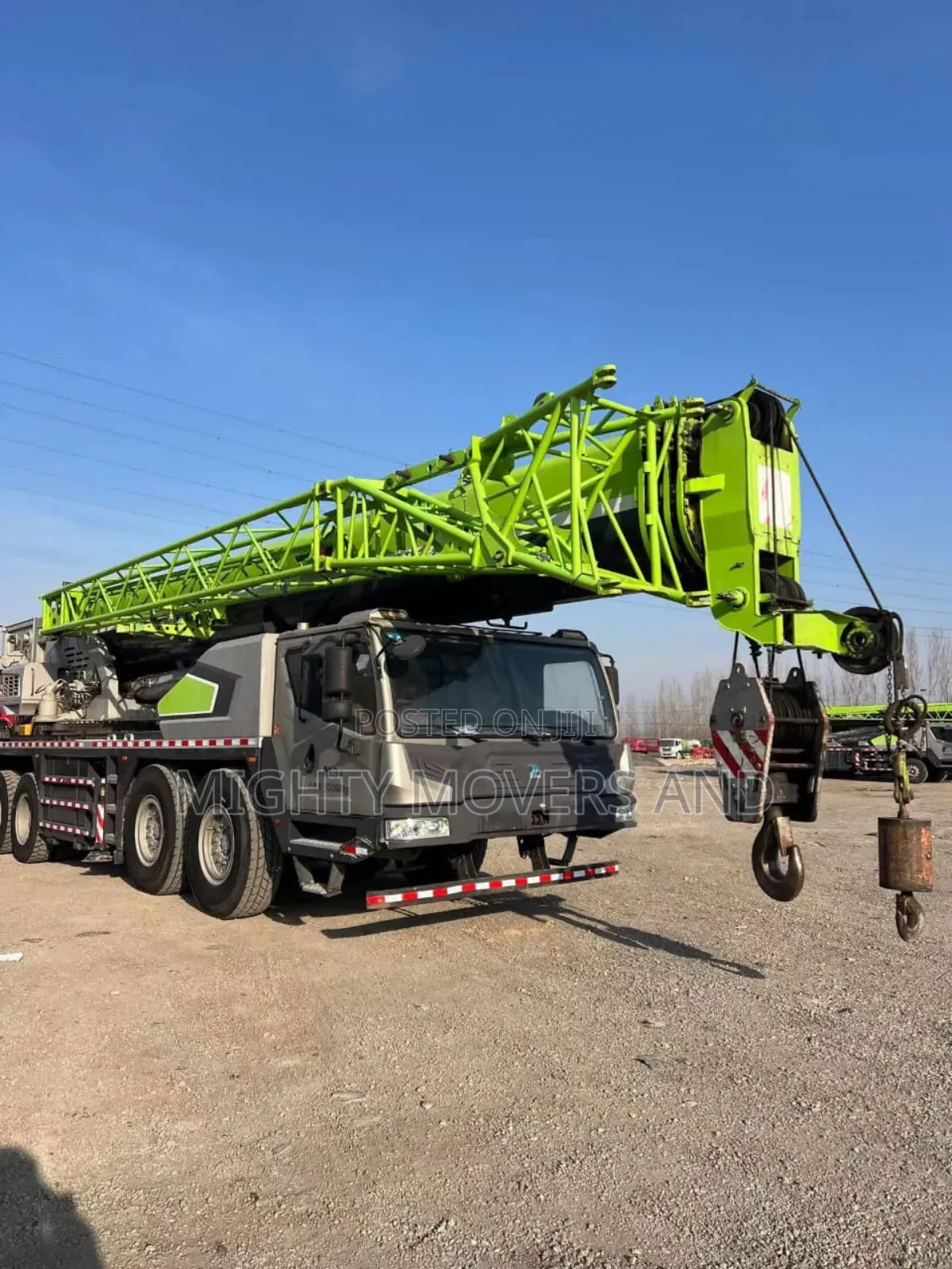 Transit Cranes for Goods Lifting Are Available