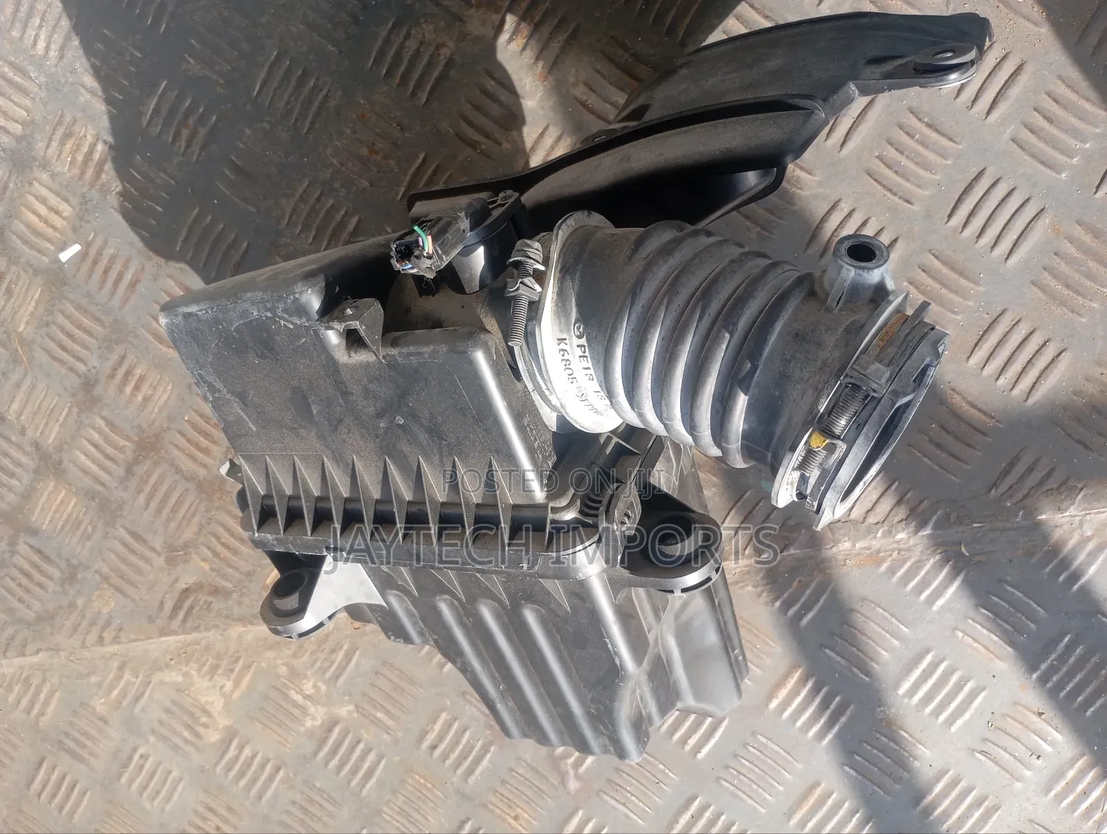 Mazda Axella 2013 Aircleaner Housing