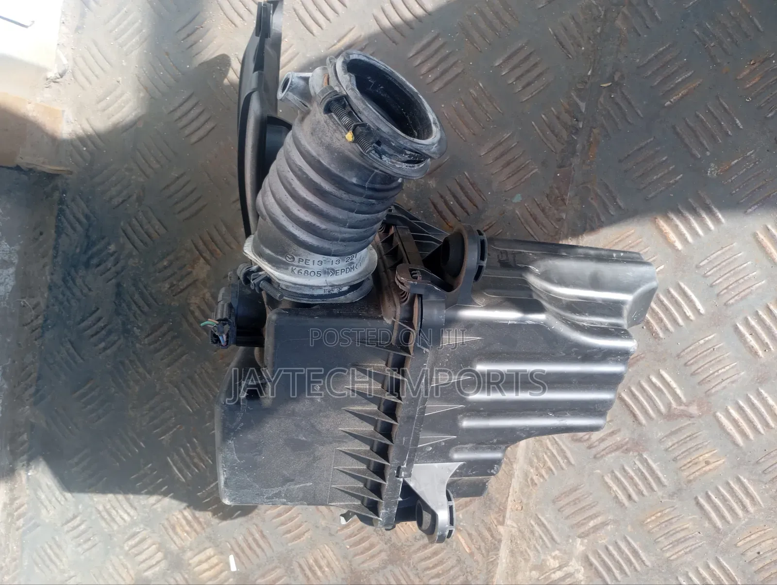 Mazda Axella 2013 Aircleaner Housing