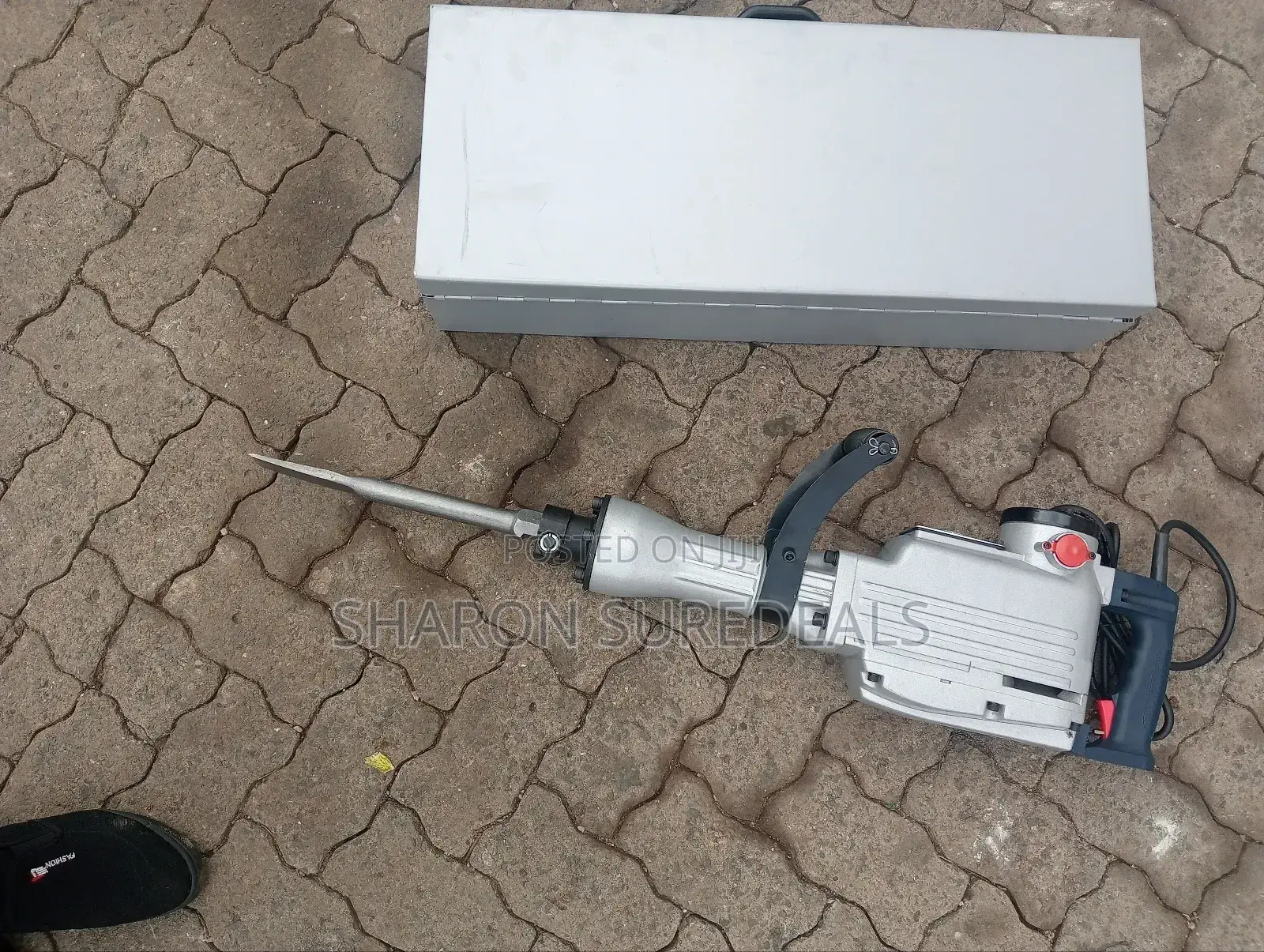 Powerful Demolition Hammer Maxmech