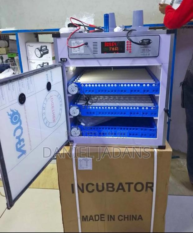 204 Eggs Incubator/204 Eggs Incubator