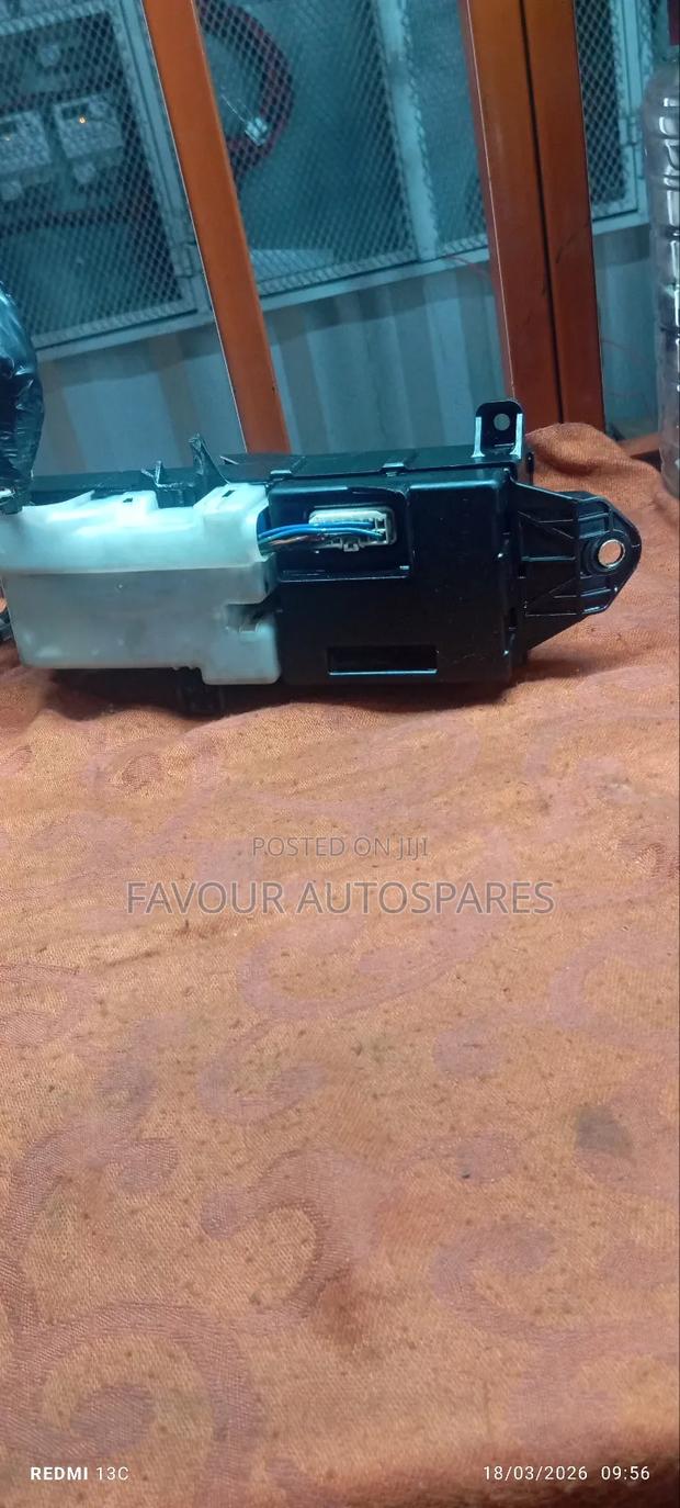 Fuse Box for Toyota Shark 5 L
