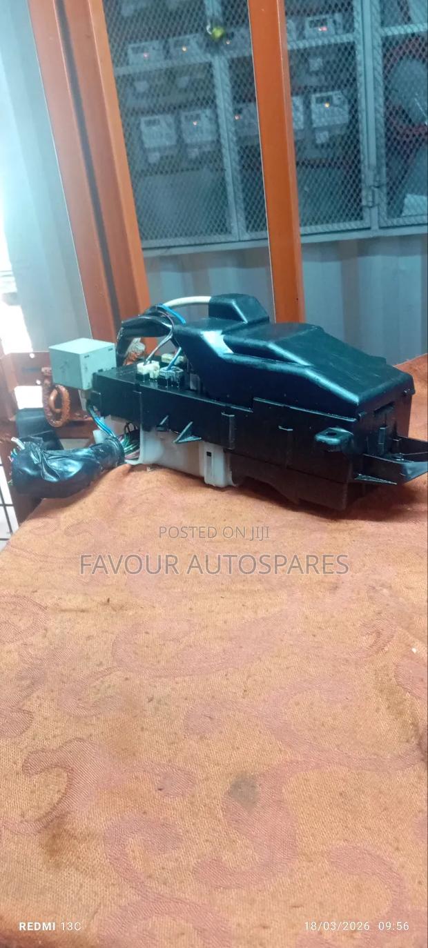Fuse Box for Toyota Shark 5 L - thumbnail 2
