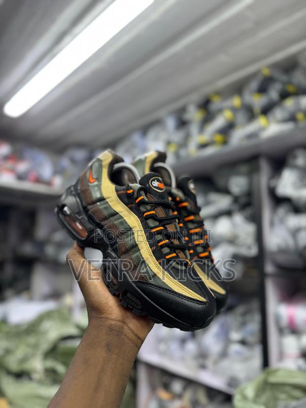 Nike Air Max 95 Sneakers – Trendy Streetwear Running Shoes Kenya - thumbnail 2