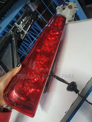 Toyota Isis Tailight