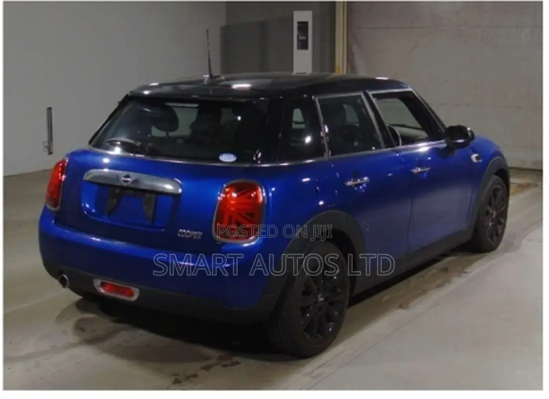 Mini Cooper 2019 Blue