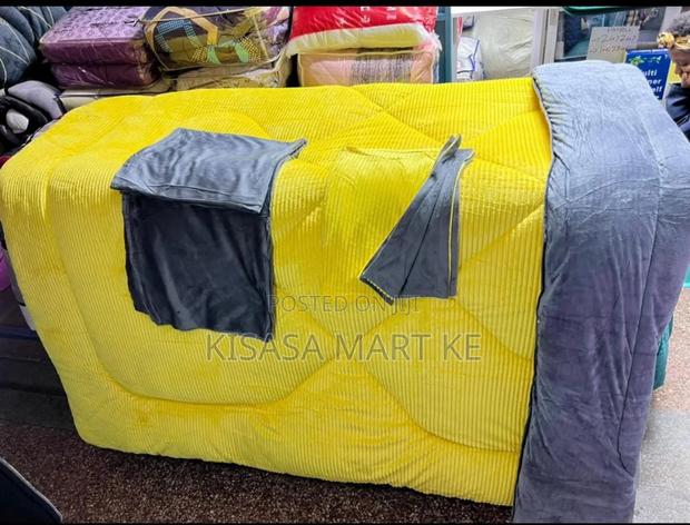 Luxurious Velvet Duvet Set – 6×7 Ft Complete Comfort