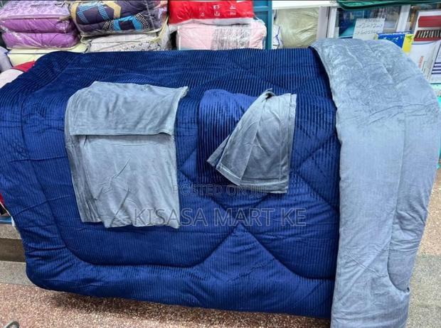 Luxurious Velvet Duvet Set – 6×7 Ft Complete Comfort - thumbnail 2