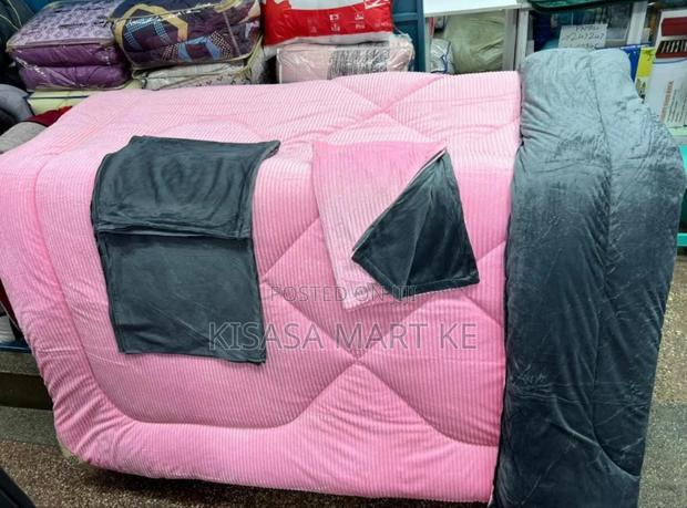 Luxurious Velvet Duvet Set – 6×7 Ft Complete Comfort - thumbnail 5