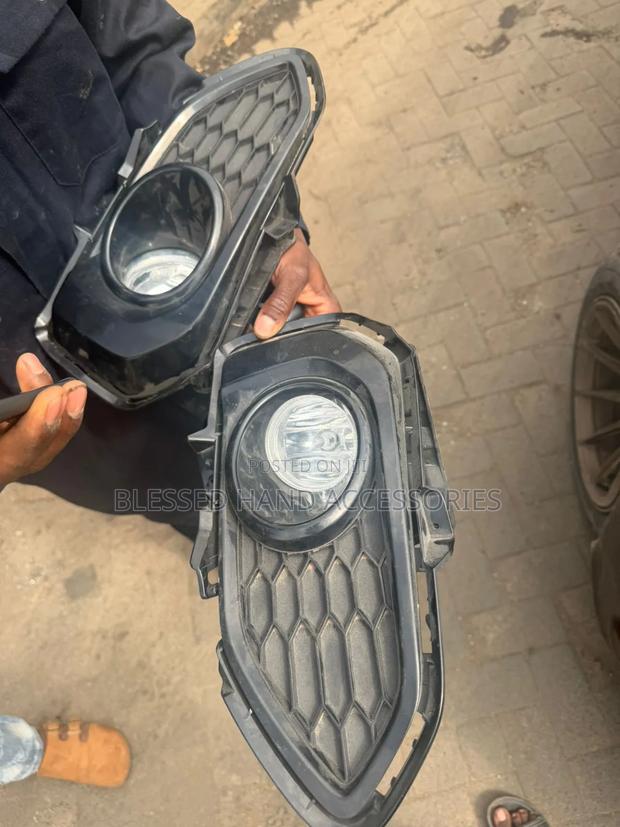 Foglamp Covers Honda Fit 2018 - main view