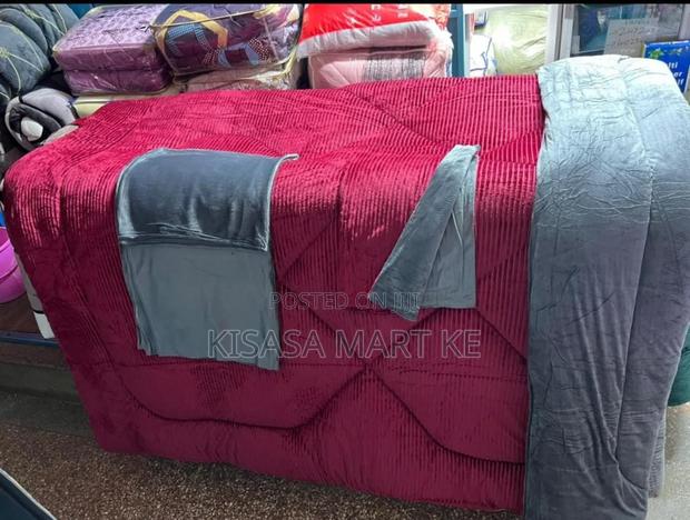 Luxurious Velvet Duvet Set – 6×7 Ft Complete Comfort - thumbnail 9