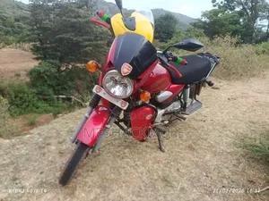 TVS HLX 125 2025 Red