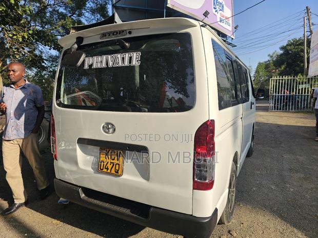 Toyota HiAce 2013 White - thumbnail 2