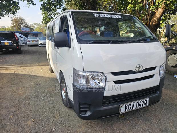 Toyota HiAce 2013 White - thumbnail 3