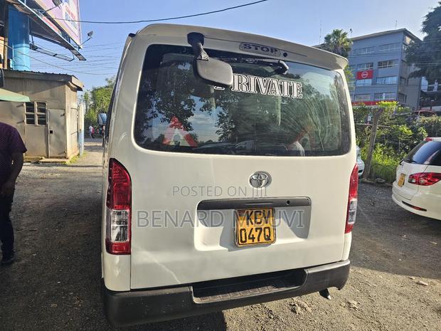 Toyota HiAce 2013 White - thumbnail 6