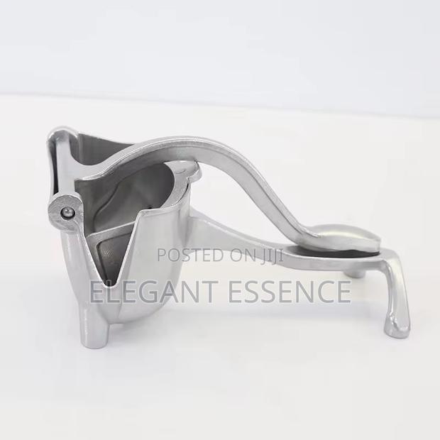 Heavy-Duty Manual Fruit Press Juicer - thumbnail 3