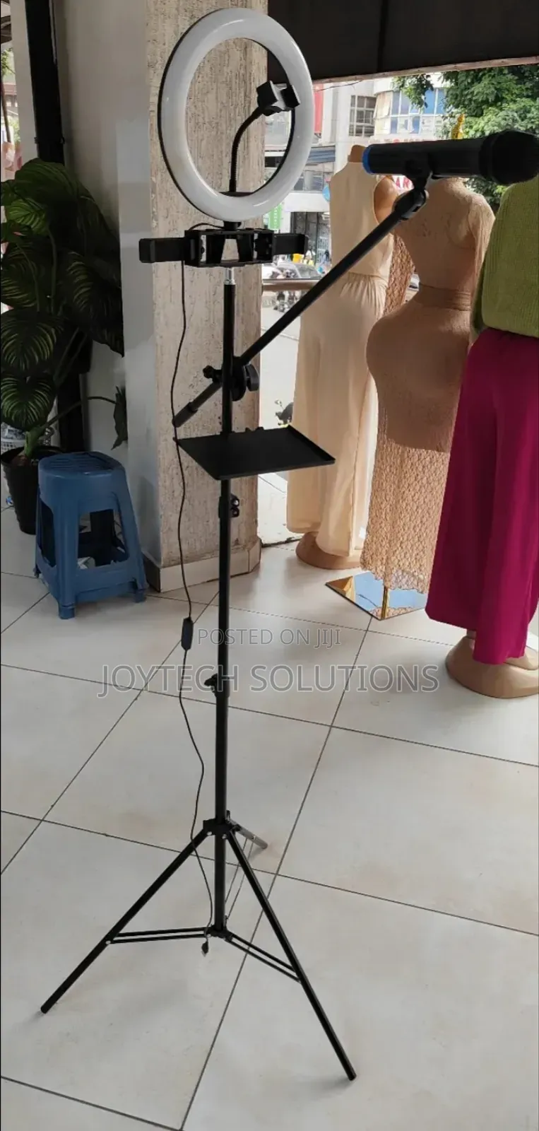 Podcast Phone Stand Light.