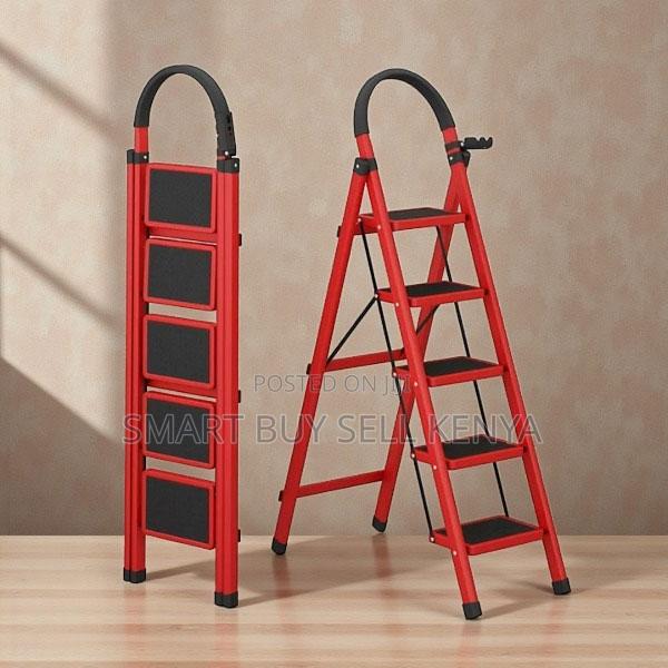 Versatile Foldable Aluminum Everyday Use 5 Step Ladder Stepladder - main view
