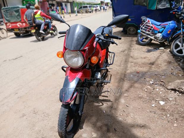 TVS HLX Plus ES 2021 Red - main view