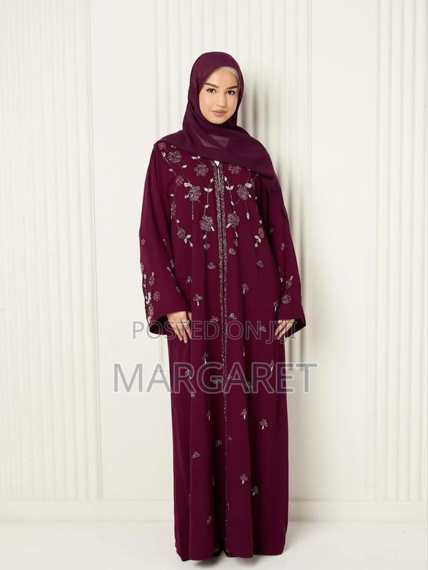 Classic Black Abaya for Ladies - thumbnail 3