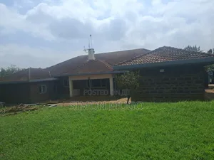 5bdrm Bungalow in Runda for rent