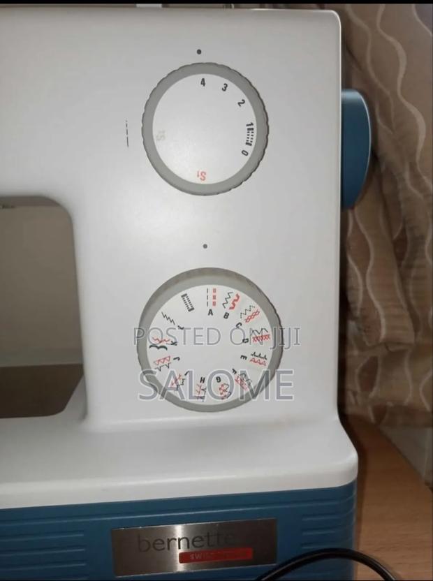 Bernette B05 Academy Sewing Machine - main view