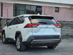 Toyota RAV4 2020 White