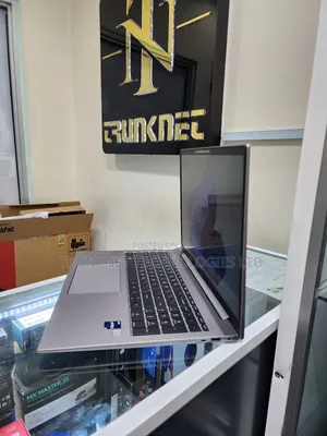 Laptop HP ZBook Firefly 16 G10 16GB Intel Core i7 SSD 3T