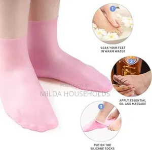 Silicone Moisture Gel Socks Keeps Your Feet Moisturised.