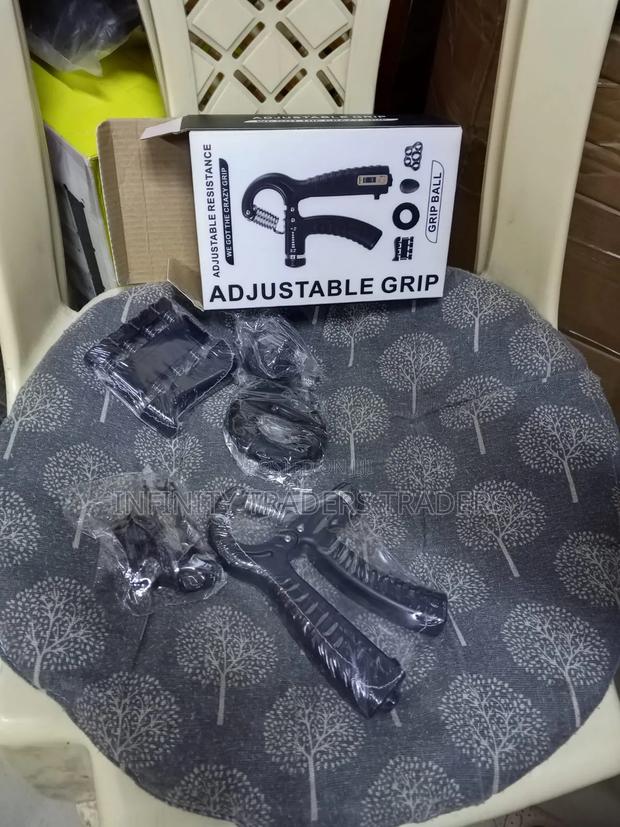 Adjustable Hand Grip