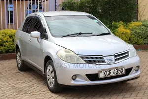 Nissan Tiida 2011 Silver