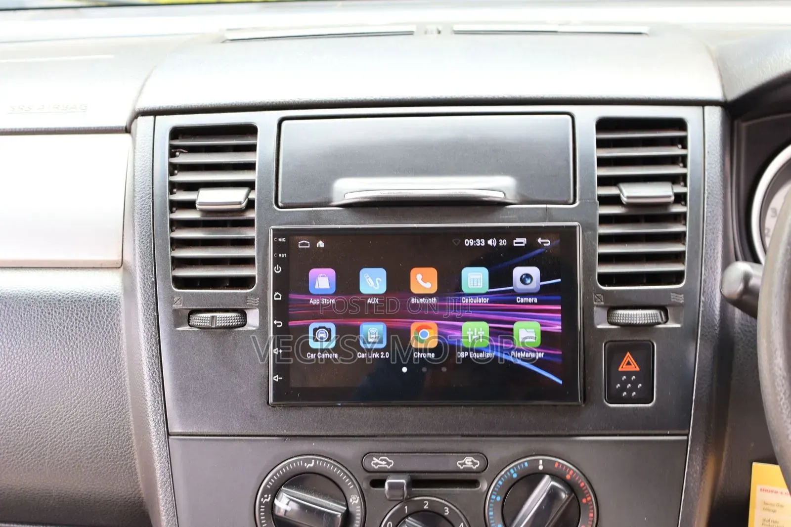 Nissan Tiida 2011 Silver