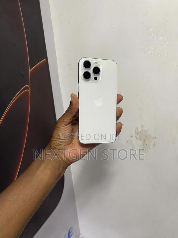 Apple iPhone 15 Pro Max 256 GB White - thumbnail 3