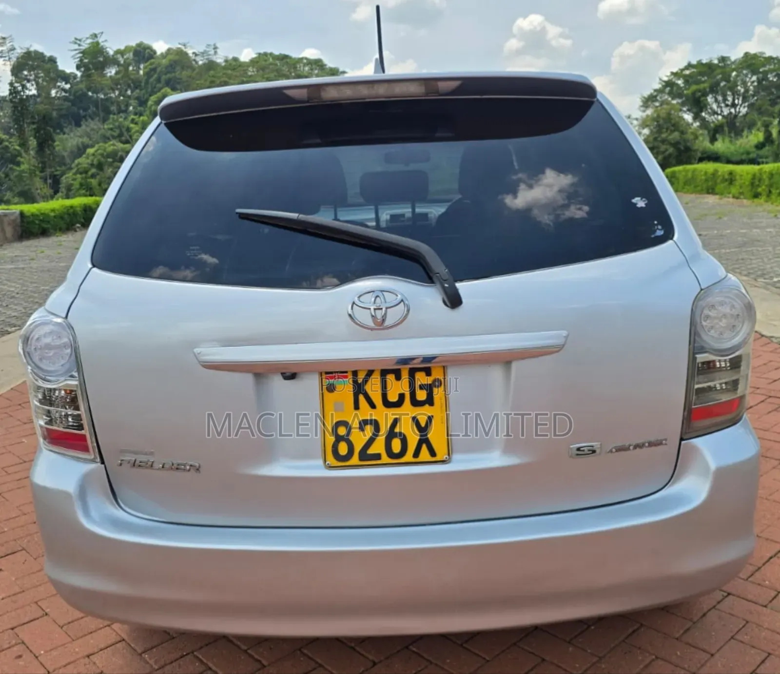 Toyota Corolla Fielder 2010 Silver