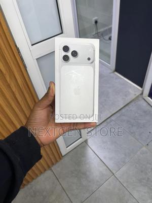 New Apple iPhone 17 Pro 256 GB White - thumbnail 2