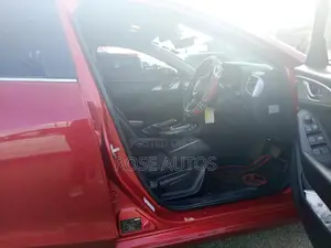 Mazda Axela 2018 Red