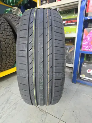 265/55r19 Roadking Tire