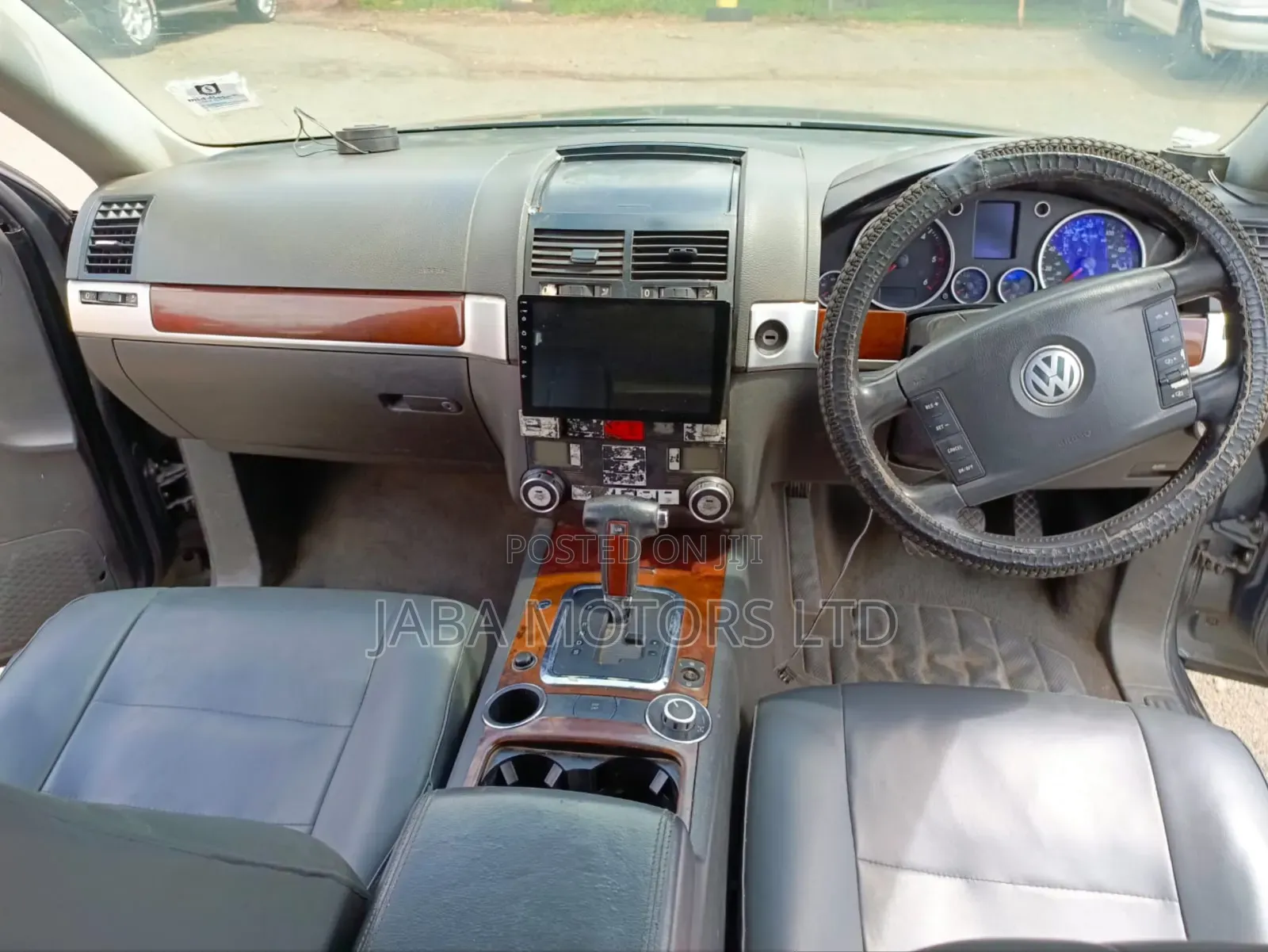 Volkswagen Touareg 2004 Gray