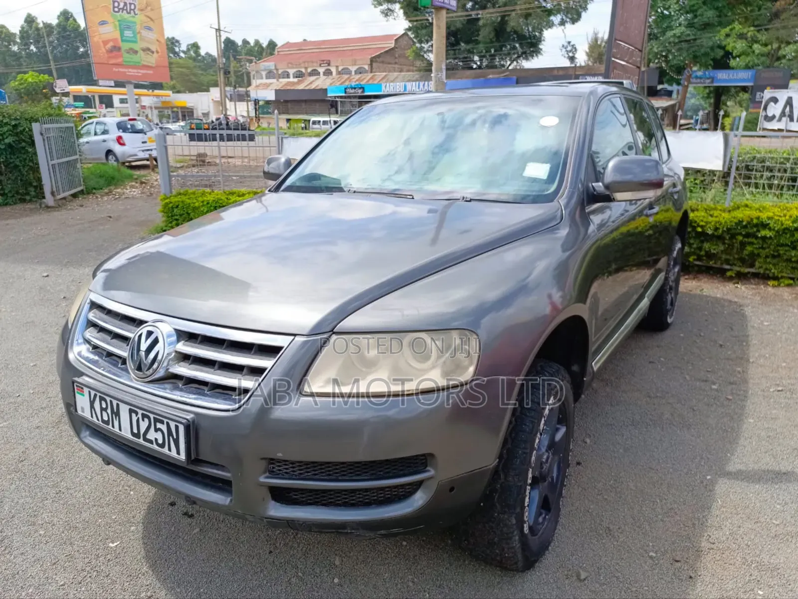Volkswagen Touareg 2004 Gray