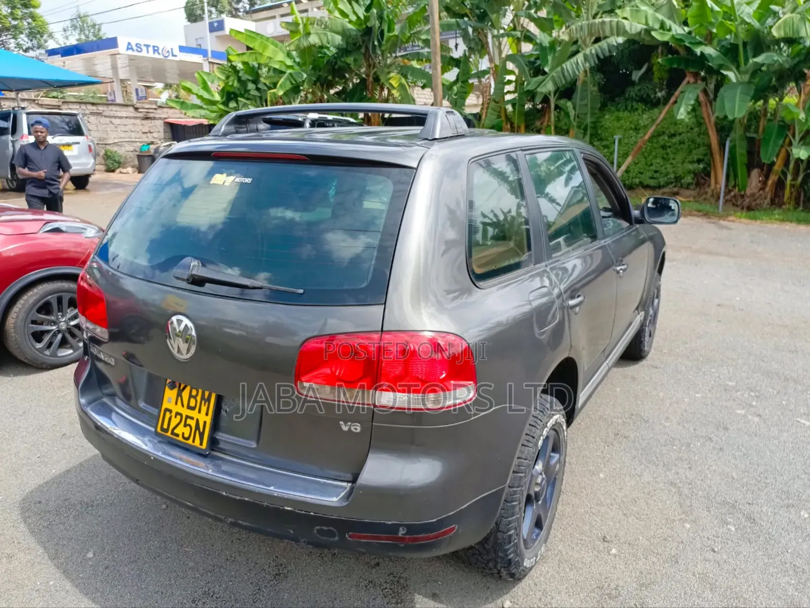 Volkswagen Touareg 2004 Gray