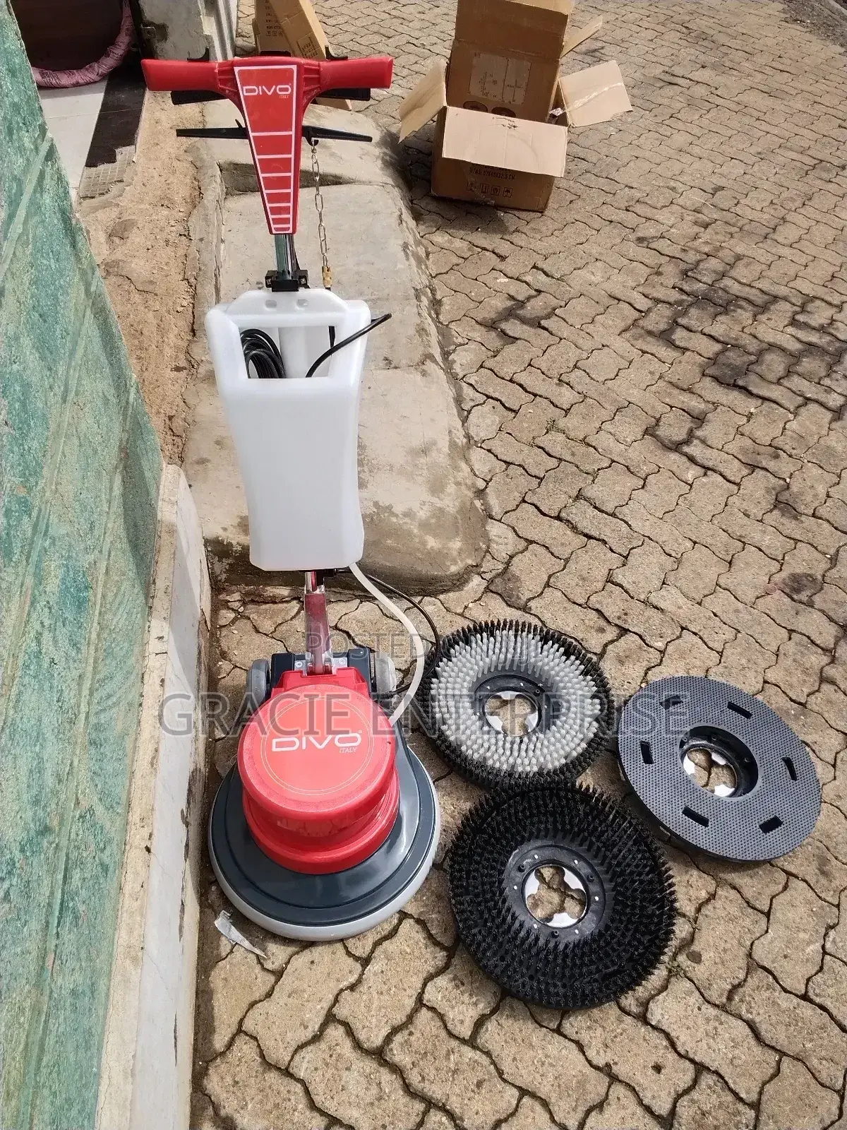 Divo Floor Scrubber