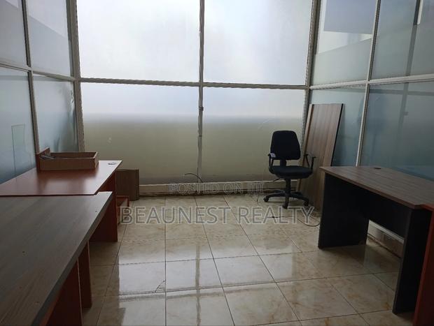 Office to Let - main view