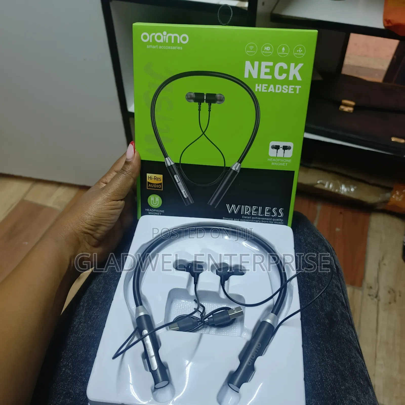 Oramo Bluetooth Wireless Neckband