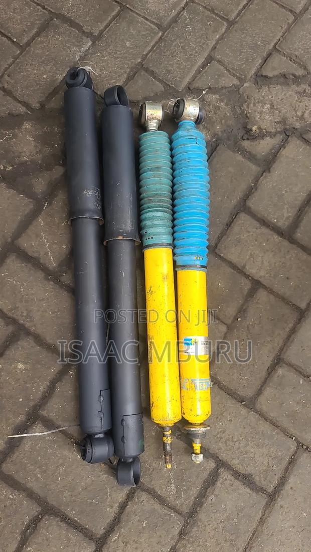 Front and Rear Land Cruiser 79 Shock - thumbnail 2